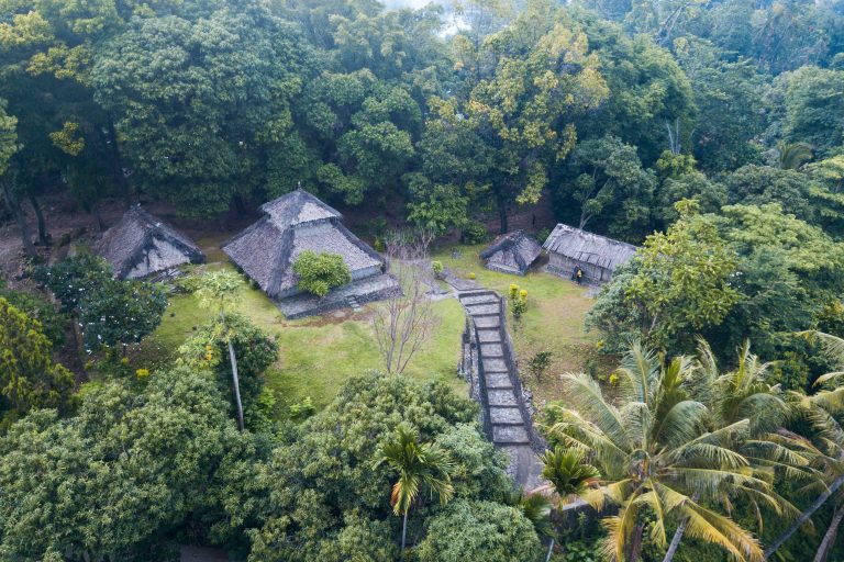 Senaru,Traditional,Village,With,Wooden,House