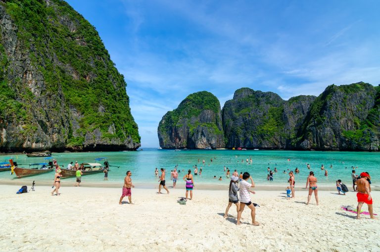 Maya,Bay,20,11,2011,Beach,Withtraditional,Wooden,Longtail,Boat