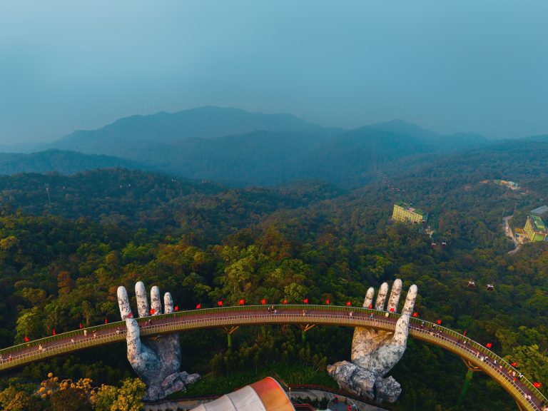 Golden,Bridge,In,Ba,Na,Hills,,Stunning,Architectural,Marvel,Amidst