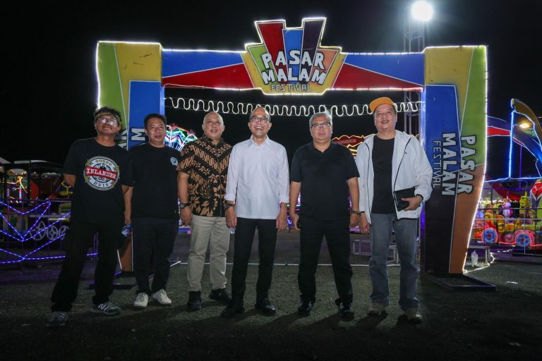 A Festival of Fashion: Jakarta Night Carnival