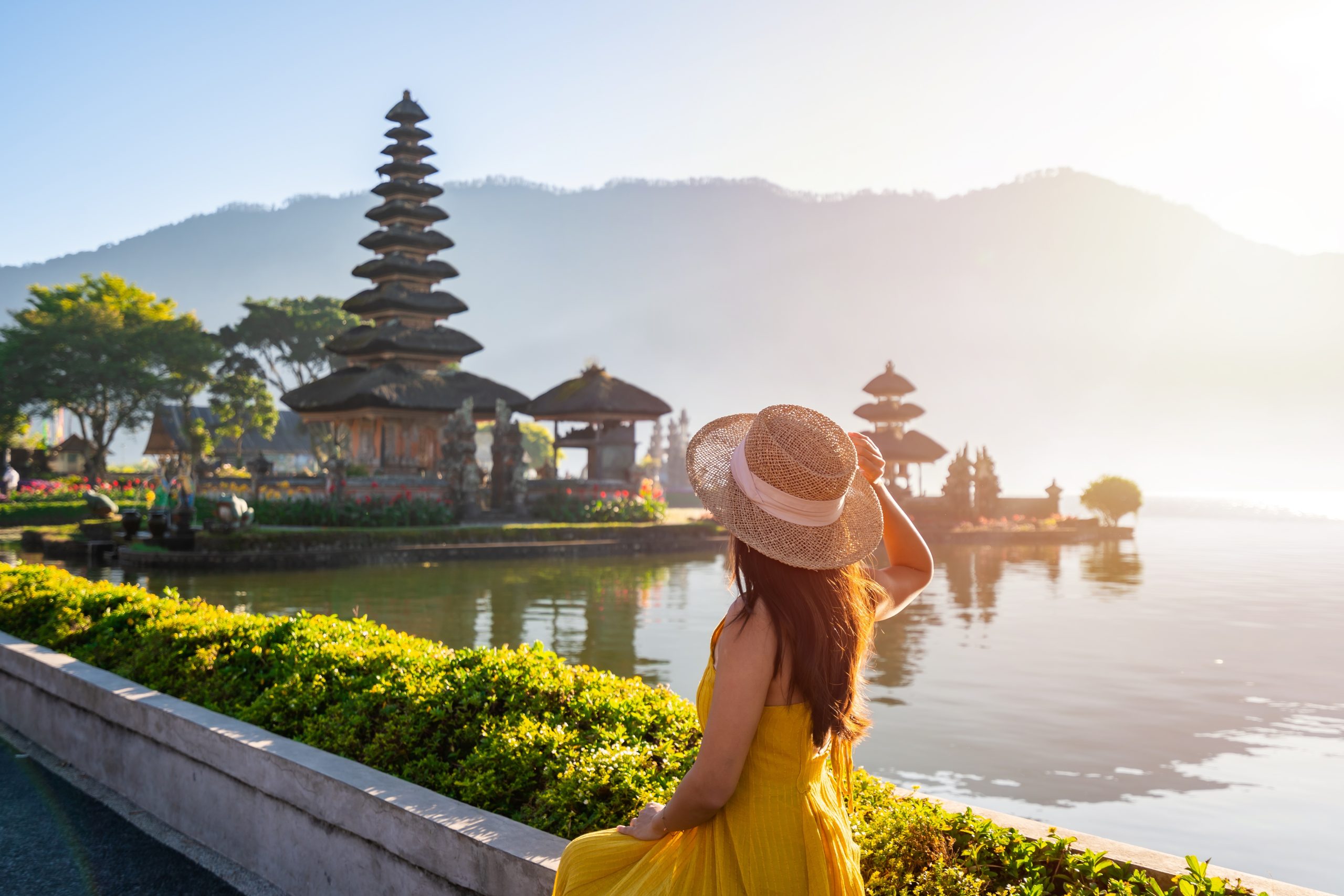 Young,Woman,Tourist,Relaxing,And,Enjoying,The,Beautiful,View,At