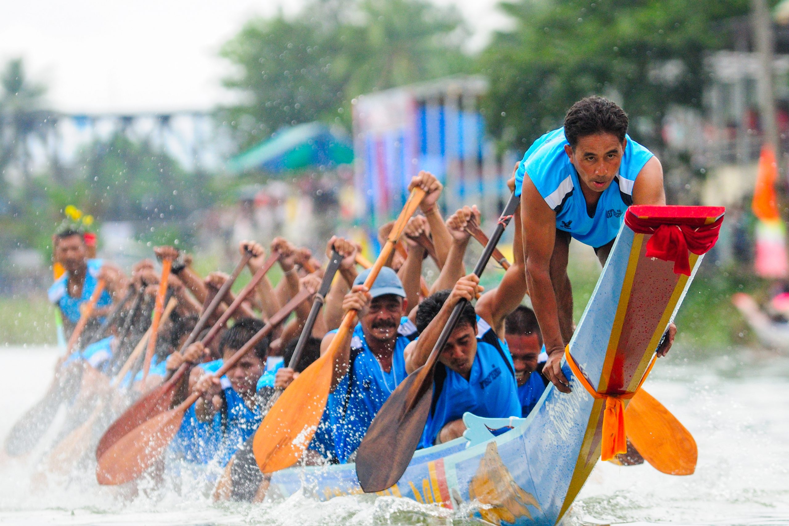 Chump,Hon,,Thailand-nov,1:,Unidentified,Rowers,Enjoy,In,Native,Thai