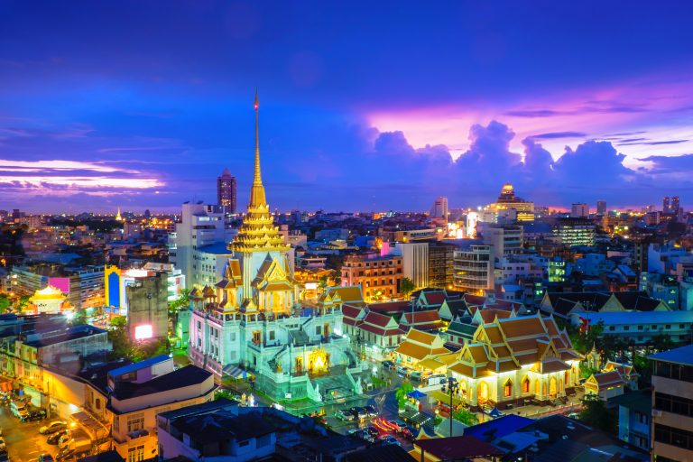 Top,View,Cityscape,Wat,Trimitr,In,Chinatown,Or,Yaowarat,Area