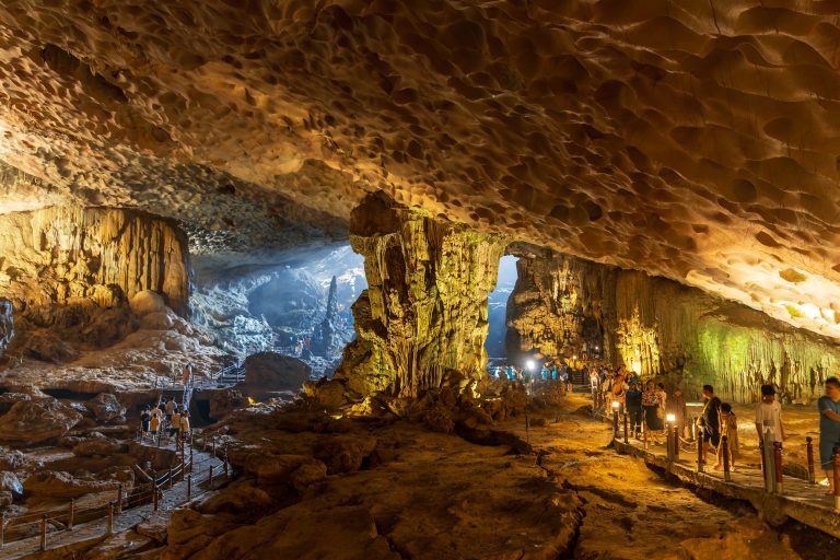 Ha,Long,Bay,,Vietnam,-,28,Apr,2024:,Tourists,Inside