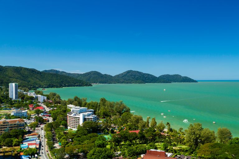 Batu,Ferringhi,Beach,On,Penang,Island,,Malaysia,With,A,Clear