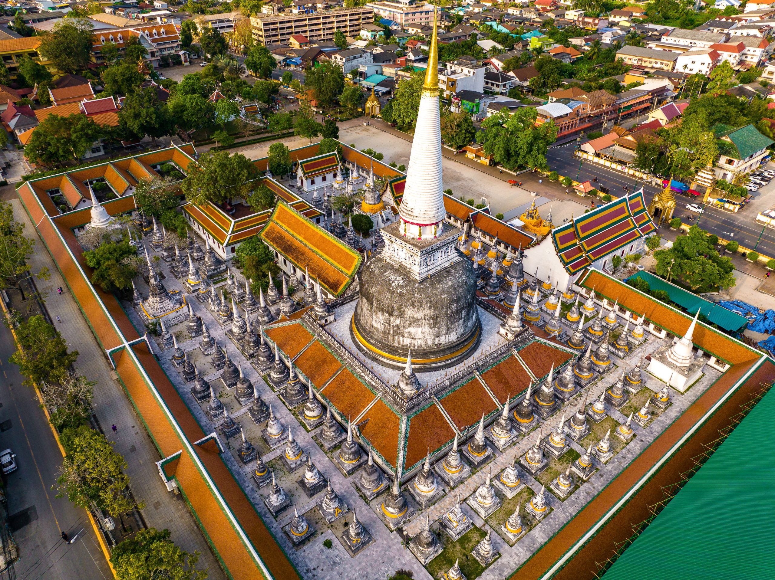 Aerial,View,Of,Wat,Phra,Mahathat,Woramahawihan,Temple,In,Nakhon