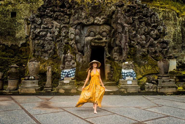 Beautiful,Woman,In,Old,Hindu,Temple,Of,Goa,Gajah,Near