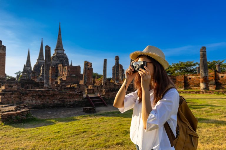 Woman,Tourist,Come,To,Visit,Wat,Phra,Si,Sanphet,Temple